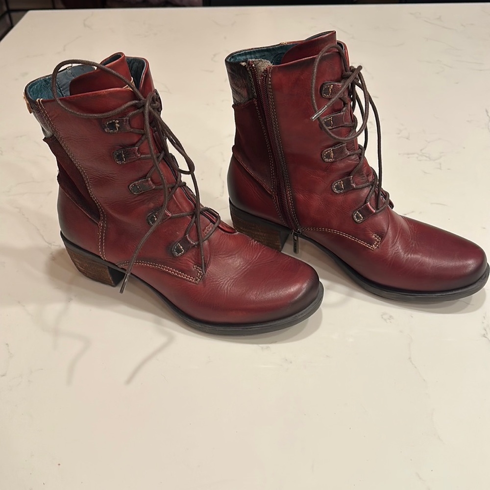 Pikolinos 39 tie and zip dark red boots. Excellent